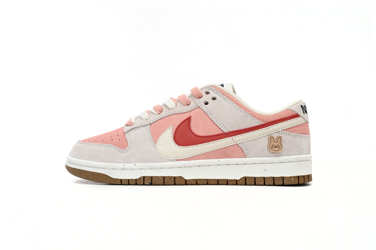 Nike SB Dunk Low “Year of the Rabbit" Reps Sneaker DO9457-100