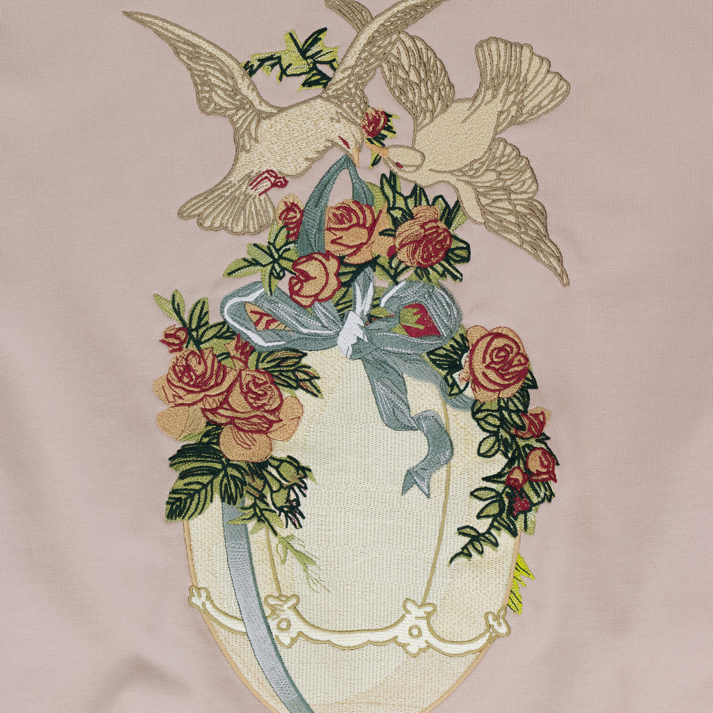 SILVER GIFT CREWNECK SWEATSHIRT