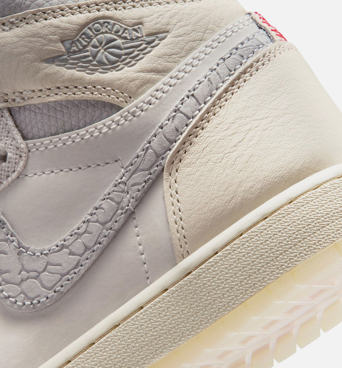 Air Jordan 1 Retro High OG Sail Youth Sneakers - University Red/Pale Ivory/Coconut Milk/Phantom