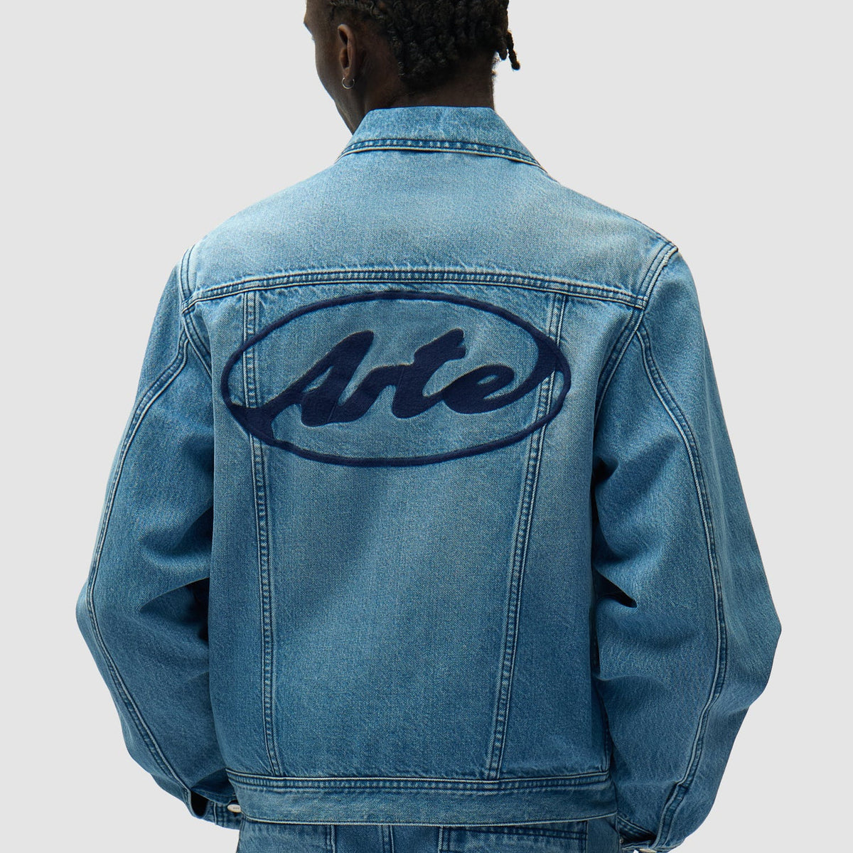 Arte Circle Logo Jeans Jacket: Denim Bleach