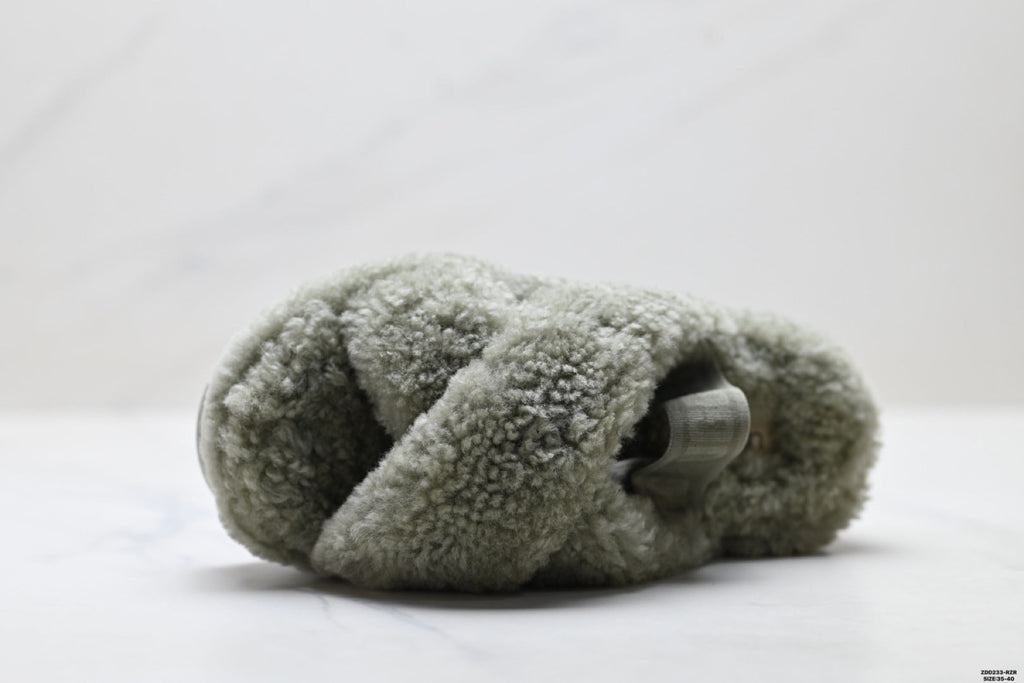UGG Slipper Evolution Fluffy Platform Slides