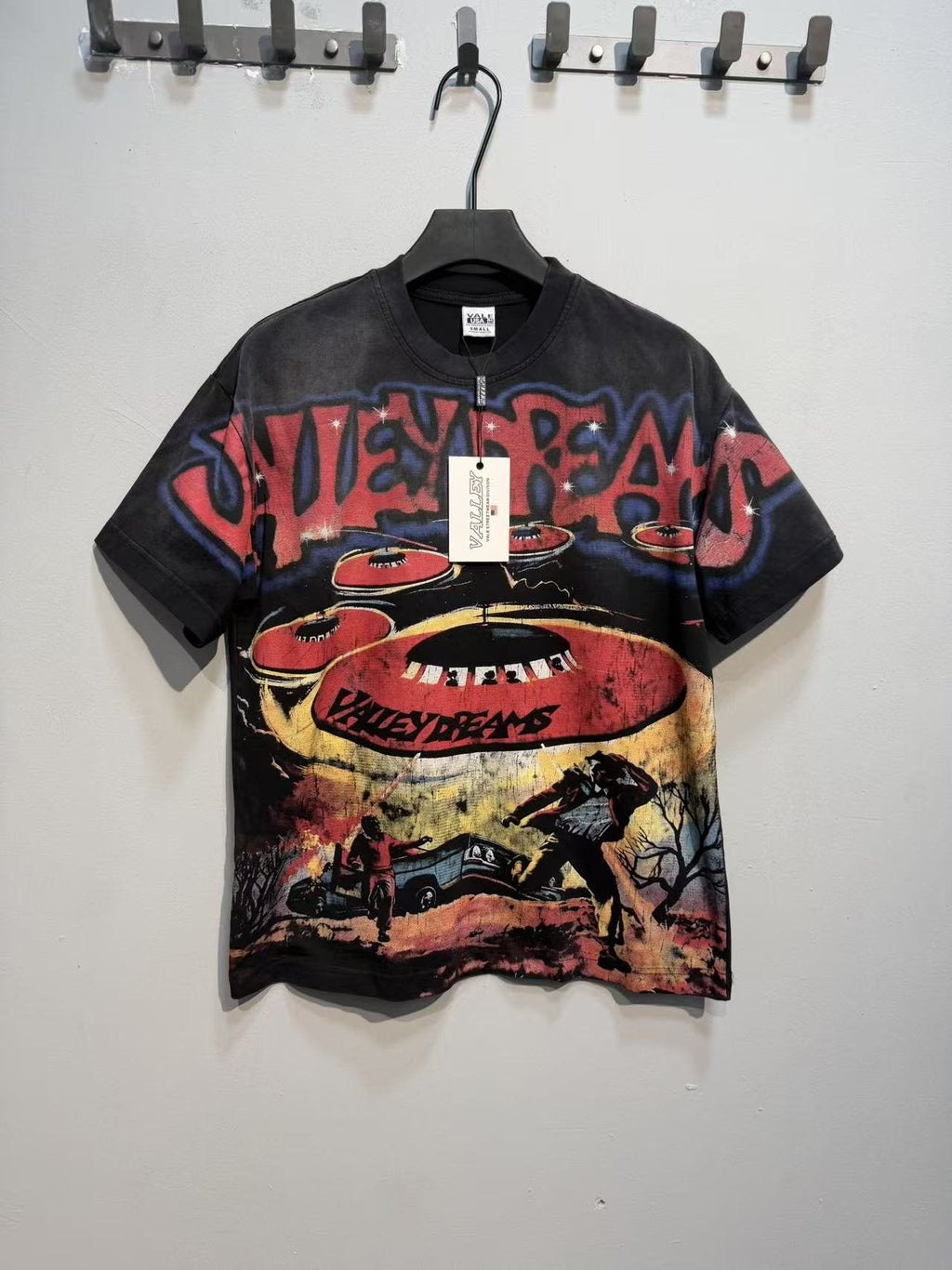 VALLEY UFO Graphic Washed Black T-Shirt