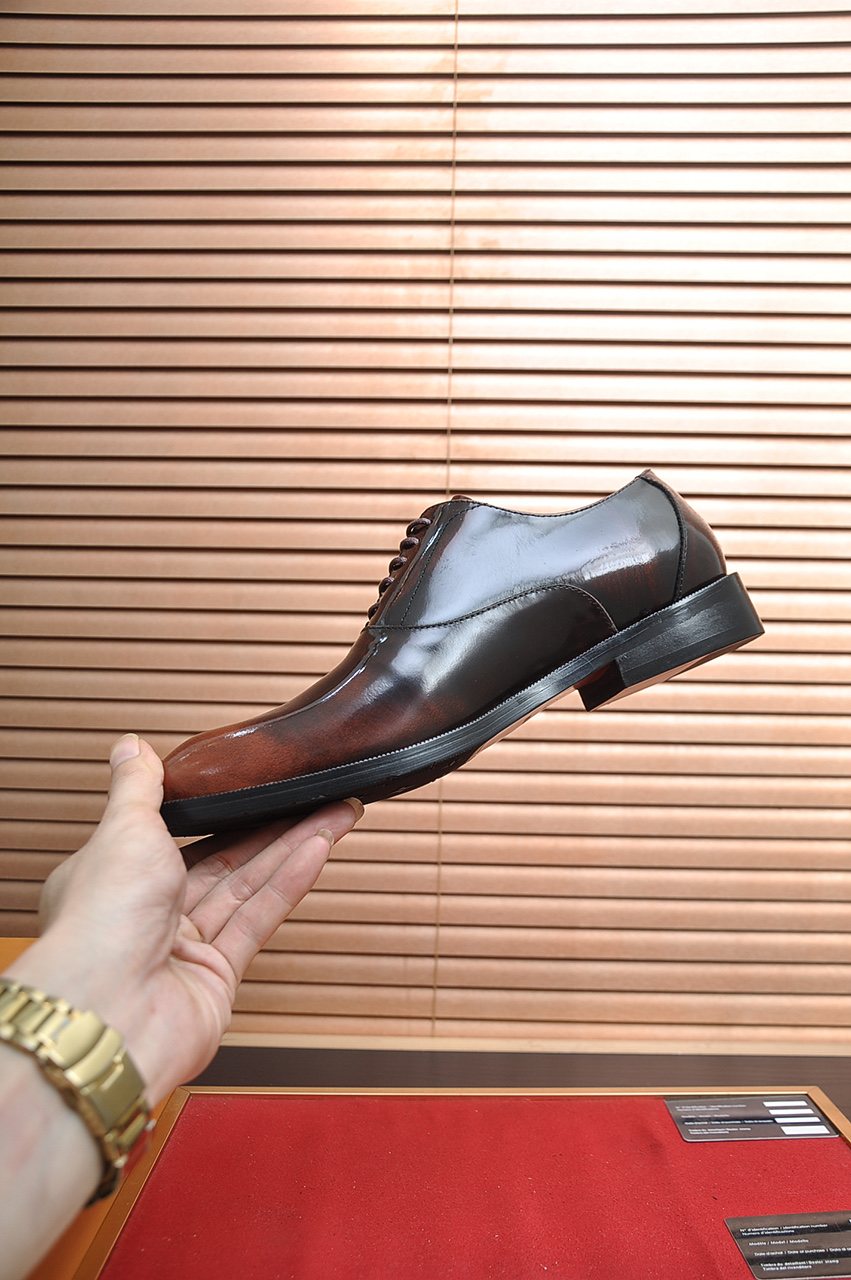 Louis Vuitton Plain-Toe Lace-Up Dress Shoes